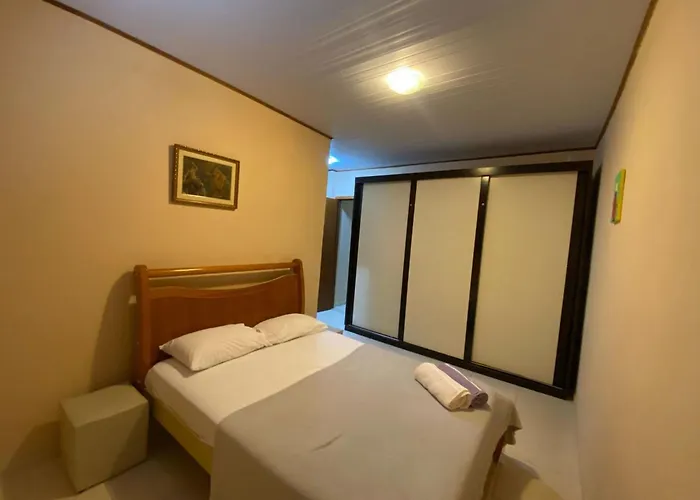 Casa Família com ar Vaga Praia do Centro Paraty, Brasil